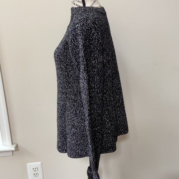 NWT Athleta Sierra Crew Sweater - Picture 4 of 6